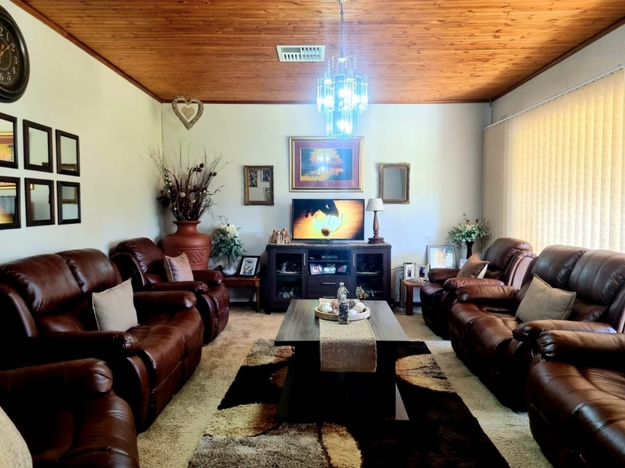 4 Bedroom Property for Sale in Lindene Northern Cape